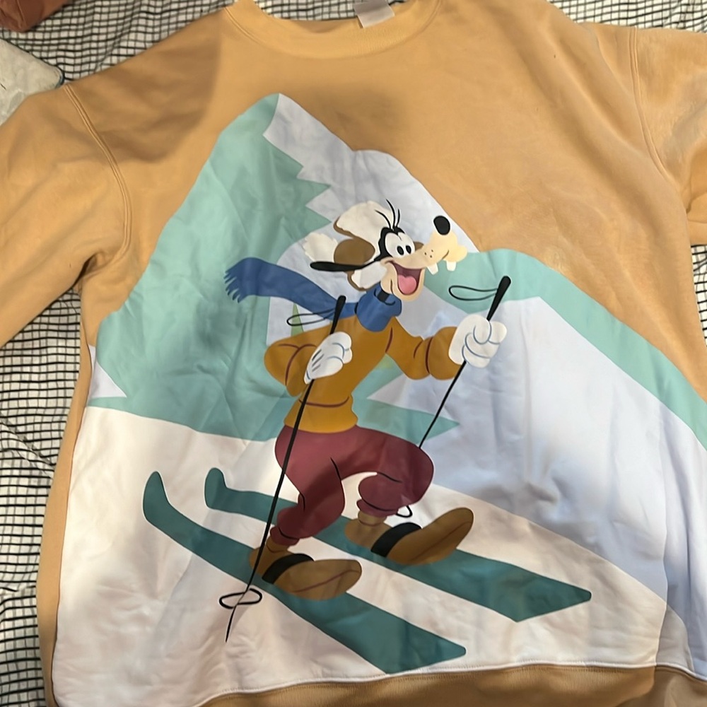Disney goofy sweatshirt